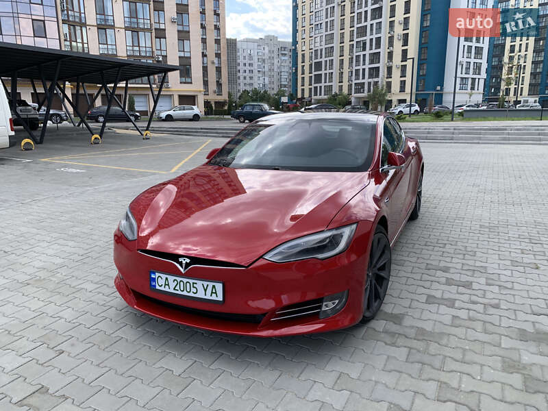 Лифтбек Tesla Model S 2018 в 