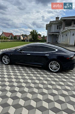 Лифтбек Tesla Model S 2013 в 