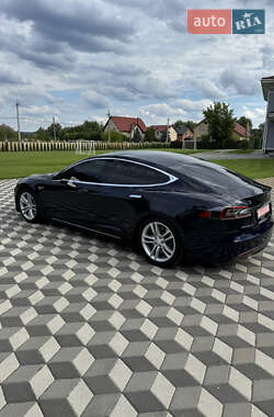 Лифтбек Tesla Model S 2013 в 