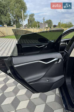 Лифтбек Tesla Model S 2013 в 