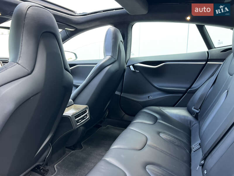 Ліфтбек Tesla Model S 2014 в Одесі