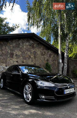 Лифтбек Tesla Model S 2013 в 