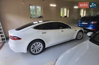 Лифтбек Tesla Model S 2017 в 