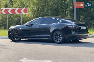 Лифтбек Tesla Model S 2016 в Киеве