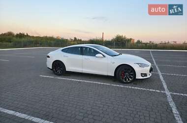 Лифтбек Tesla Model S 2015 в 