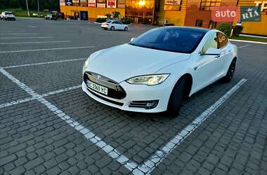 Лифтбек Tesla Model S 2015 в 
