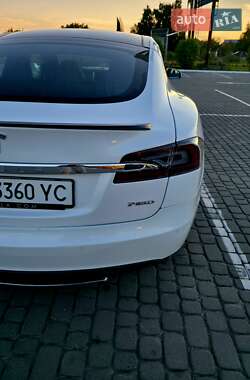 Лифтбек Tesla Model S 2015 в 