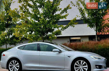 Лифтбек Tesla Model S 2017 в 