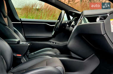 Лифтбек Tesla Model S 2017 в 