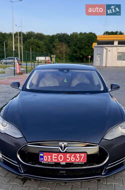 Ліфтбек Tesla Model S 2015 в 