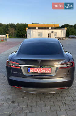Ліфтбек Tesla Model S 2015 в 