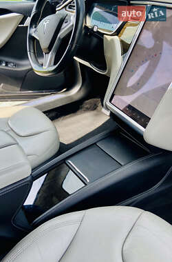 Ліфтбек Tesla Model S 2015 в 