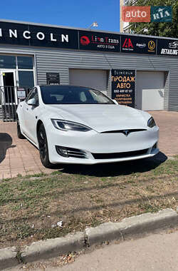Tesla Model S 2018