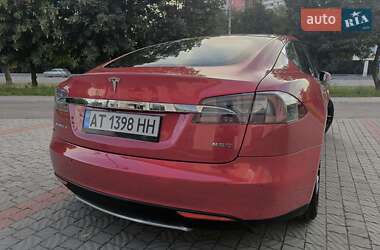 Ліфтбек Tesla Model S 2015 в 