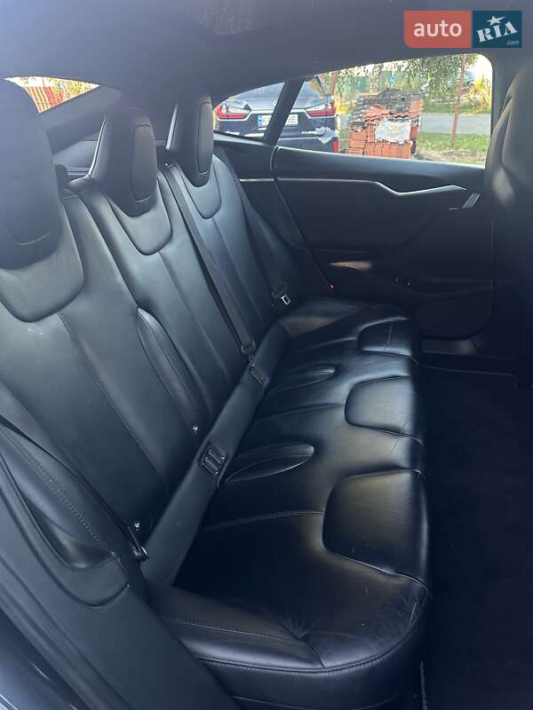 Лифтбек Tesla Model S 2015 в Киеве