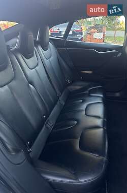 Ліфтбек Tesla Model S 2015 в 