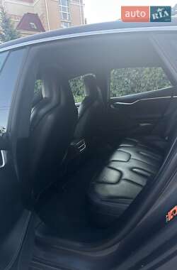 Ліфтбек Tesla Model S 2015 в 