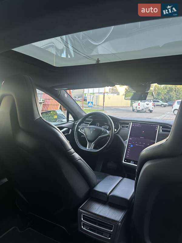 Лифтбек Tesla Model S 2015 в Киеве