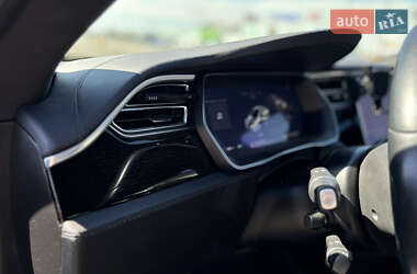 Ліфтбек Tesla Model S 2017 в 