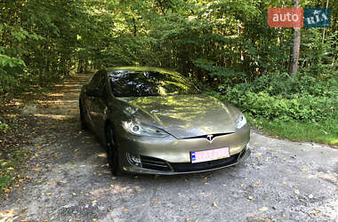 Tesla Model S 2015
