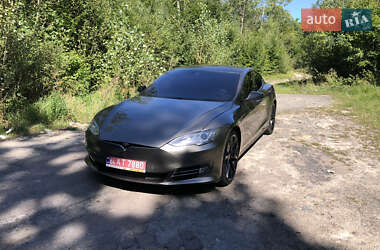 Лифтбек Tesla Model S 2015 в 