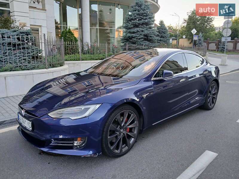 Ліфтбек Tesla Model S 2019 в Києві