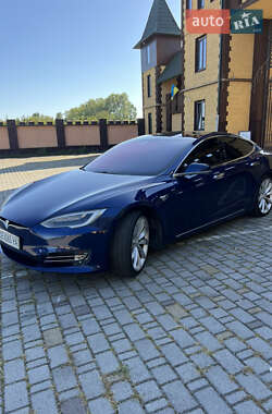 Лифтбек Tesla Model S 2016 в 
