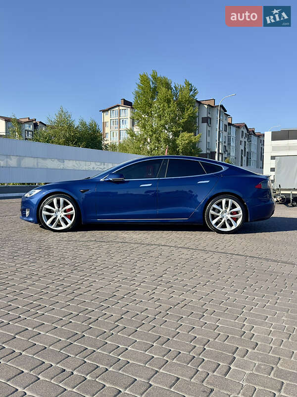 Лифтбек Tesla Model S 2019 в Киеве