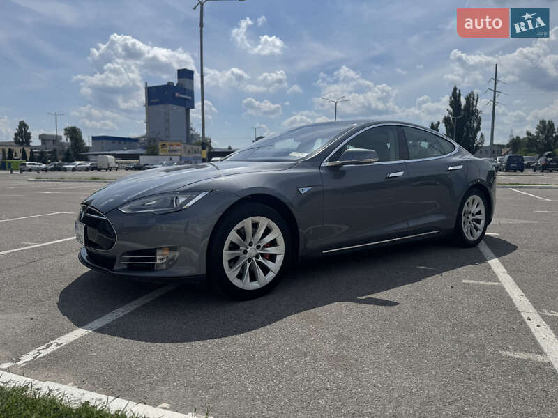 Ліфтбек Tesla Model S 2013 в 