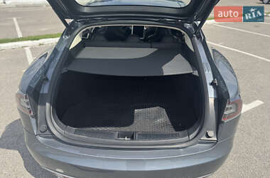 Ліфтбек Tesla Model S 2013 в 