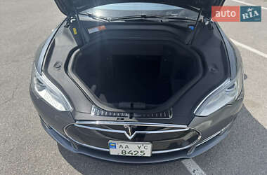 Ліфтбек Tesla Model S 2013 в 