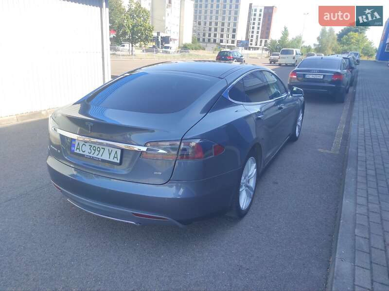 Лифтбек Tesla Model S 2013 в Ковеле