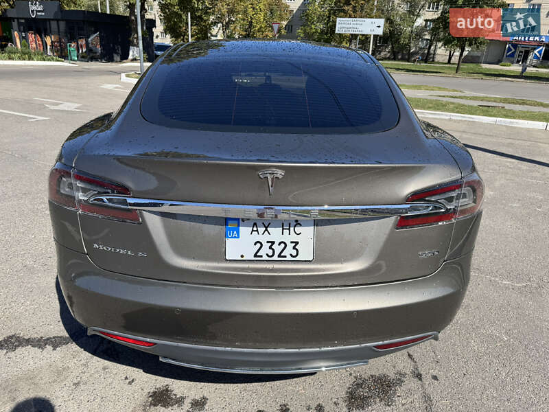 Лифтбек Tesla Model S 2016 в Харькове