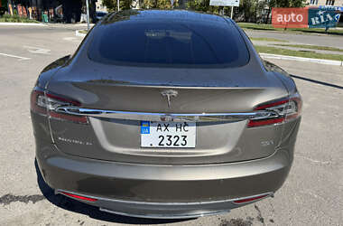 Ліфтбек Tesla Model S 2016 в 