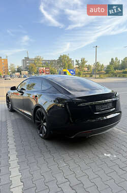 Лифтбек Tesla Model S 2013 в 
