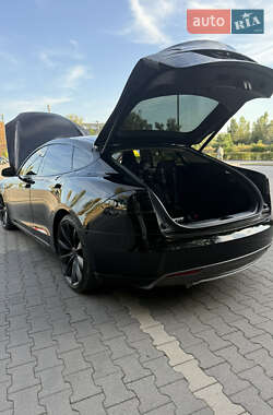 Лифтбек Tesla Model S 2013 в 