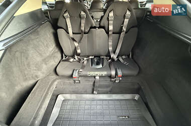 Лифтбек Tesla Model S 2013 в 