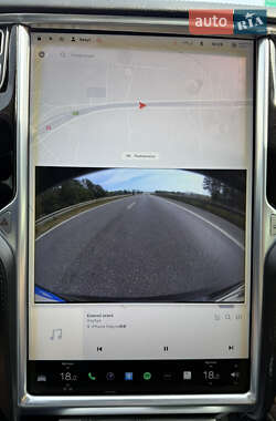 Лифтбек Tesla Model S 2013 в 