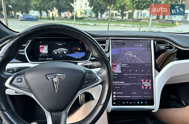 Лифтбек Tesla Model S 2017 в 