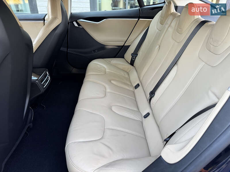 Ліфтбек Tesla Model S 2014 в Одесі