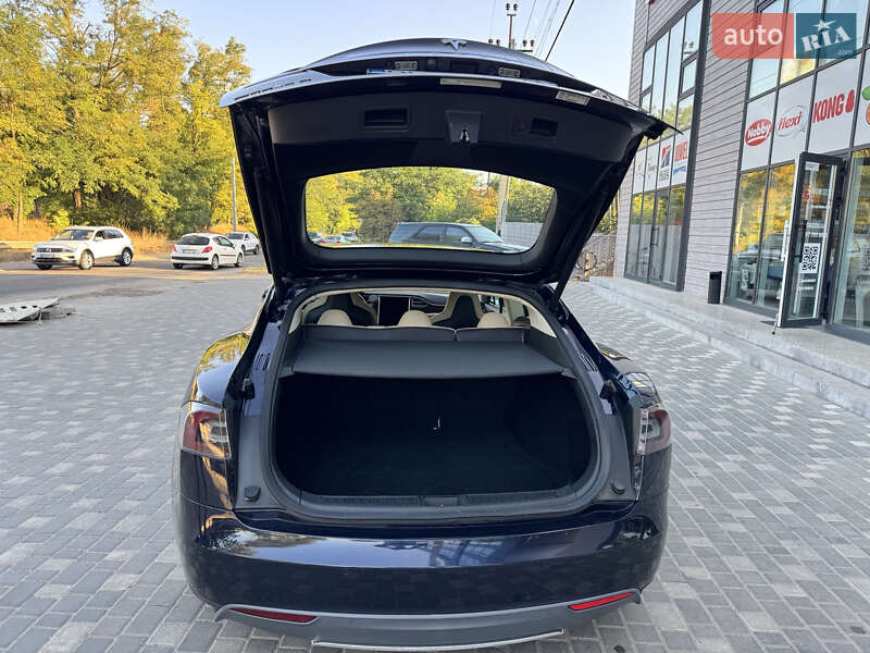Ліфтбек Tesla Model S 2014 в Одесі
