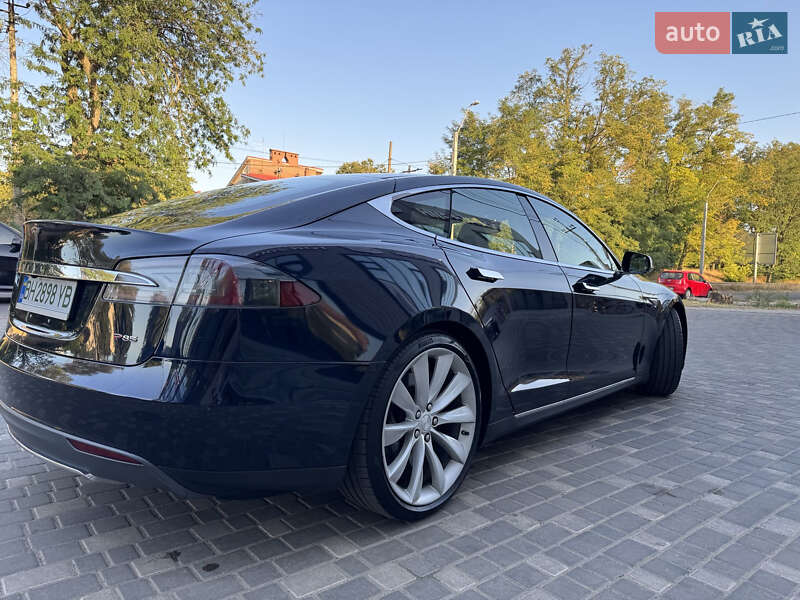 Ліфтбек Tesla Model S 2014 в Одесі