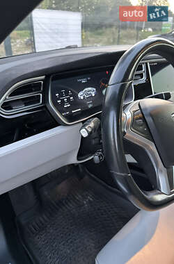 Ліфтбек Tesla Model S 2016 в 
