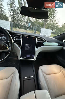 Ліфтбек Tesla Model S 2016 в 