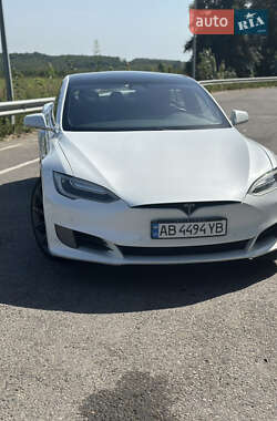Ліфтбек Tesla Model S 2017 в Жмеринці