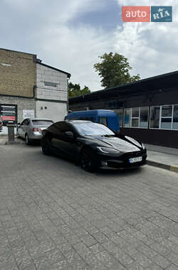 Tesla Model S 2016