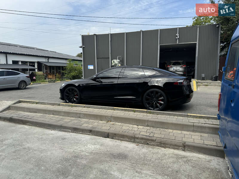 Лифтбек Tesla Model S 2016 в Львове фото 5 Лифтбек Tesla Model S 2016 в Львове