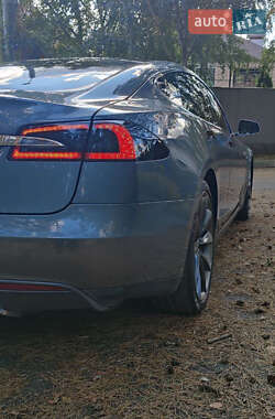 Ліфтбек Tesla Model S 2014 в 