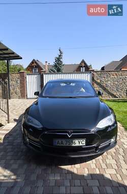 Ліфтбек Tesla Model S 2015 в 