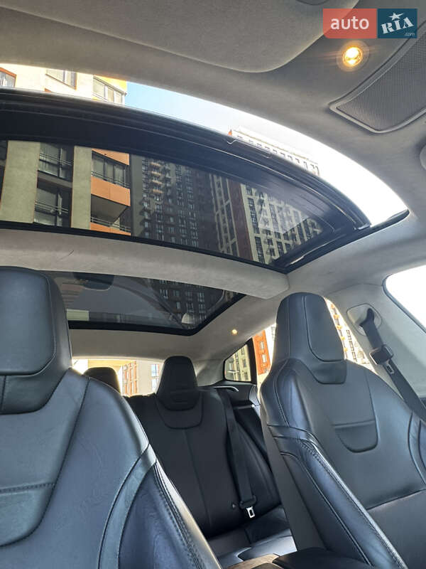 Лифтбек Tesla Model S 2016 в Киеве фото 24 Лифтбек Tesla Model S 2016 в Киеве